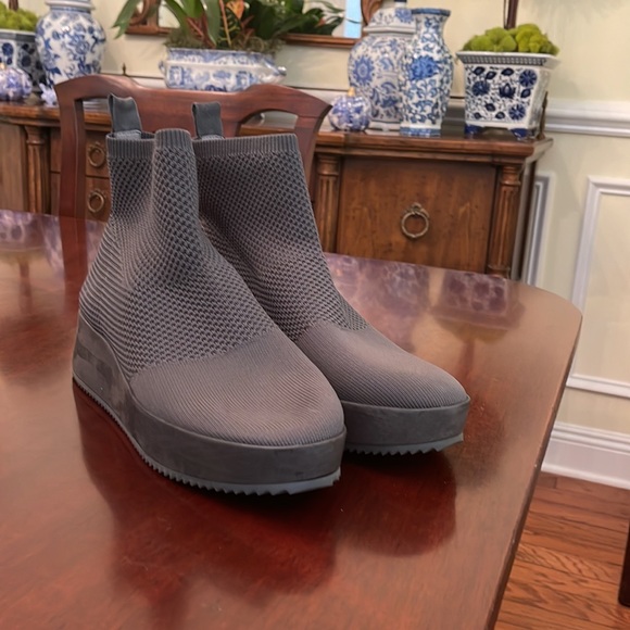 Eileen Fisher Gray Ankle Boots - Picture 9 of 9